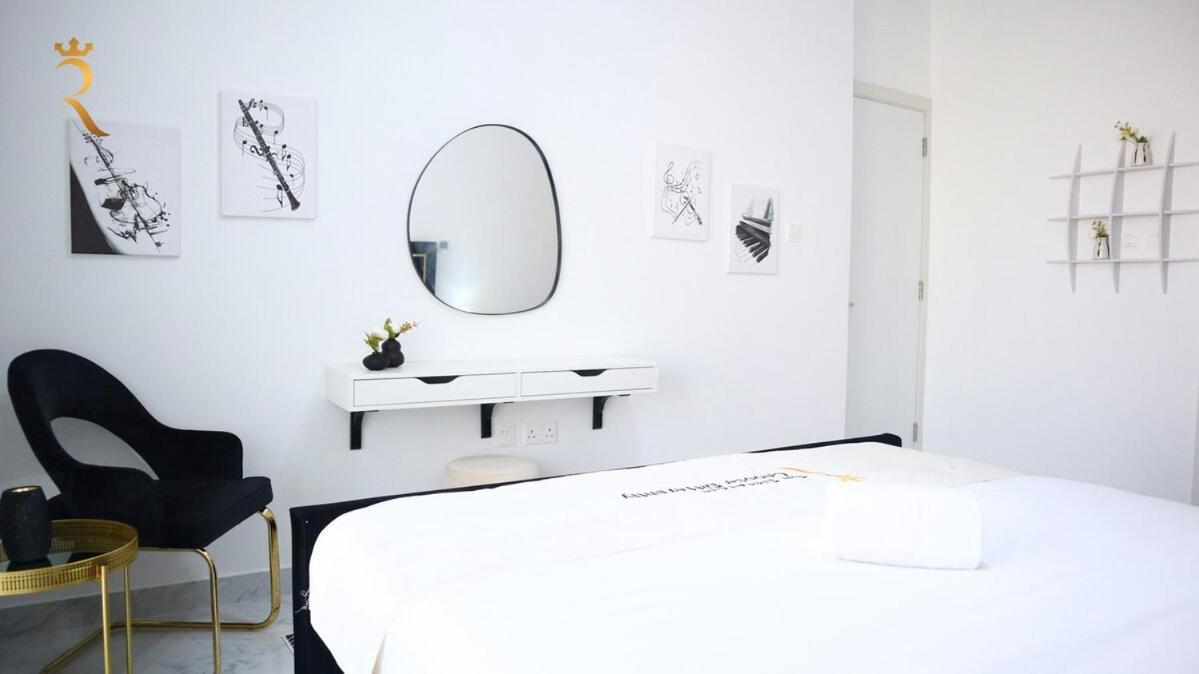 Apartment Masdar 1br Peaceful Retreat And Near Airport *